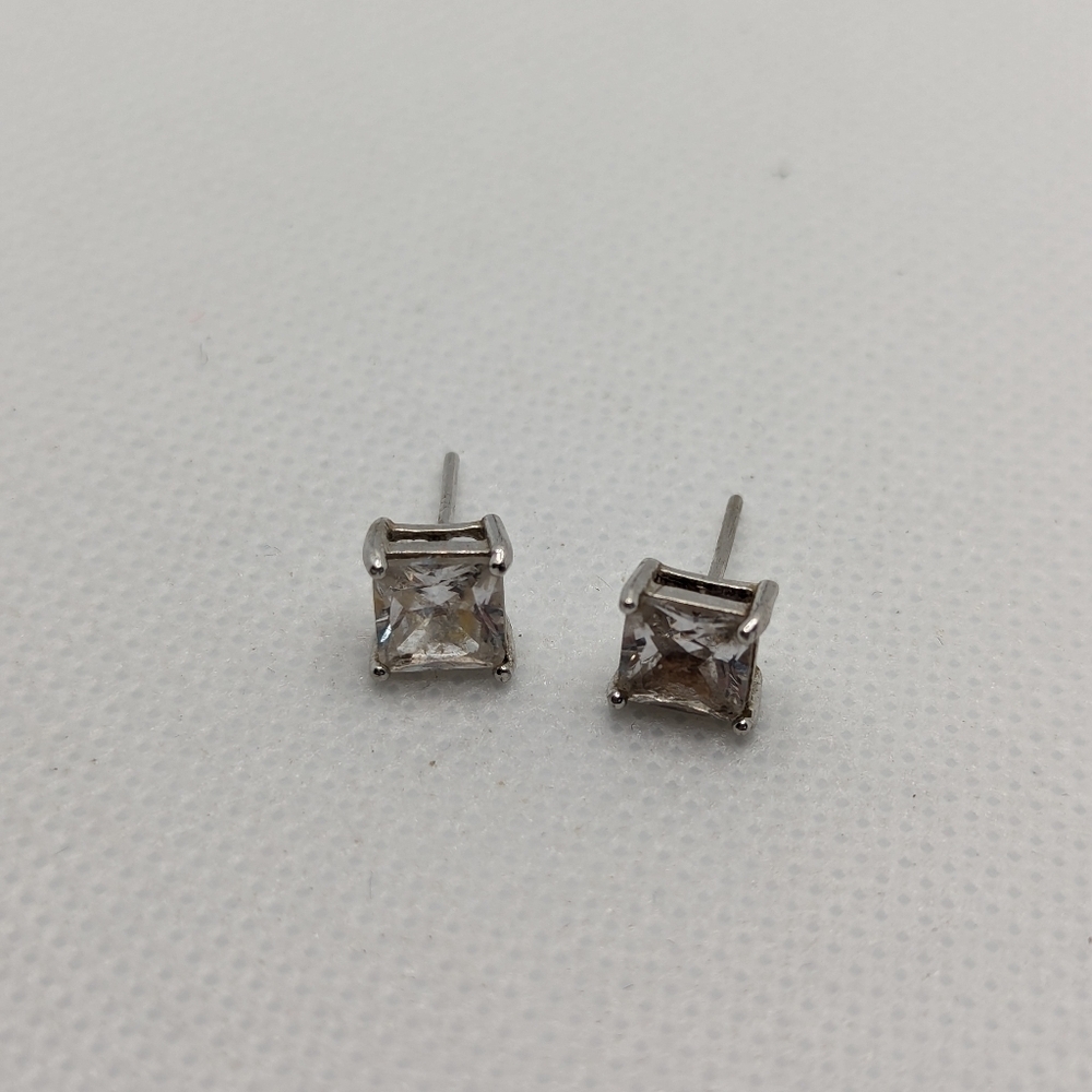 925  studs